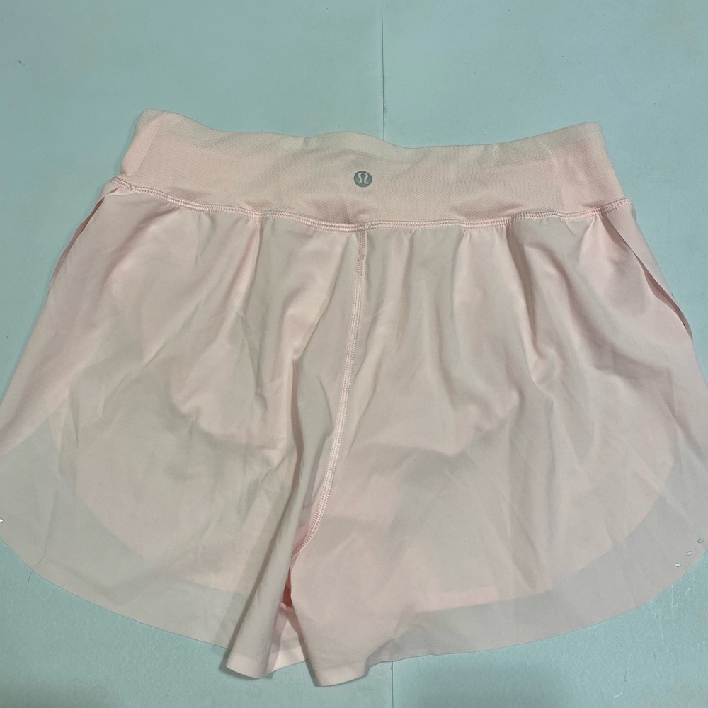 Lululemon fast and free short strawberry milkshake, retired color!